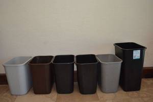 lot 29 image: Trash Bins