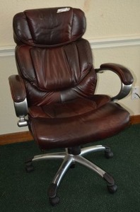 lot 34 image: Lane Executive Chair Model 9024