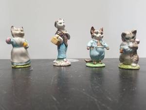 lot 12 image: Vintage Figurine