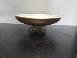 lot 14 image: Vintage bowl