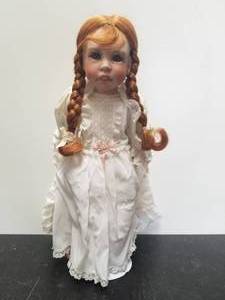 lot 43 image: Collectible Doll