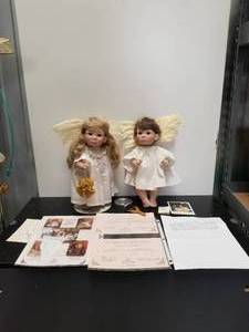 lot 82 image: Collectible Dolls