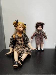 lot 83 image: Collectible Dolls