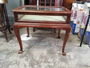 lot 129 image: Furniture
