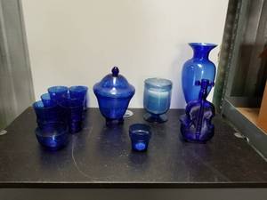 lot 107 image: Household items