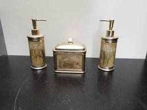 lot 116 image: Household items