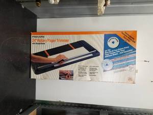 lot 121 image: Crafting Fiskars paper cutter