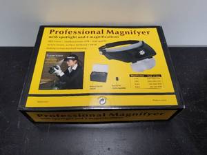 lot 125 image: Professional magnifier
