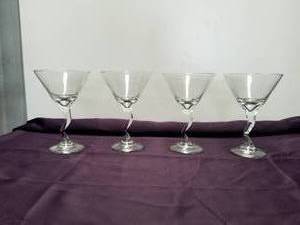 lot 137 image: Household items