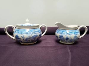 lot 144 image: Household items