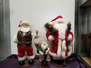 lot 145 image: Christmas Decorations