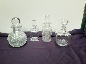 lot 176 image: Household items