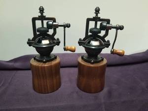lot 179 image: Household items