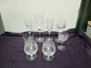 lot 185 image: Household items