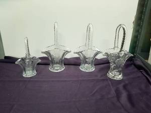 lot 187 image: Household items