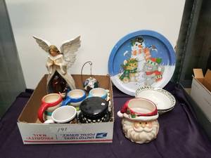 lot 191 image: Christmas Decorations