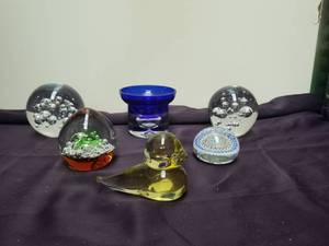 lot 198 image: Household items