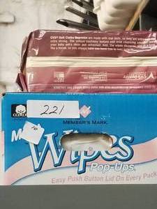 lot 221 image: Household items