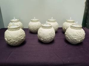 lot 211 image: Household items