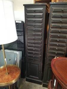lot 205 image: Furniture