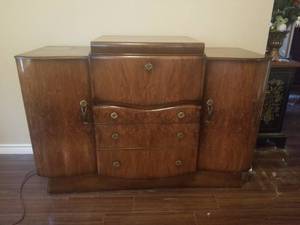 lot 61 image: Furniture