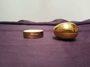 lot 8 image: Vintage Collectibes