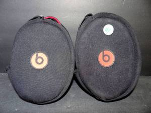 lot 41 image: LOT OF 2 - DR DRE BEATS STORAGE BAGS