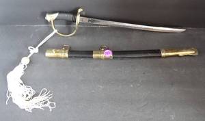 lot 105 image: SMALL 18.5 CSA CALVARY SABER , SWORD WSHEATH, ETCHED BLADE