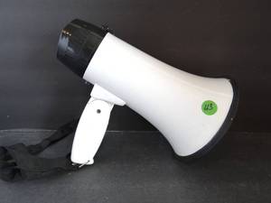 lot 113 image: HANDHELD BULLHORN WITH BUILT IN SIREN - TESTEDWORKING