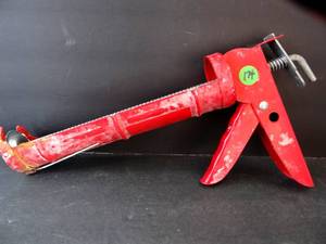 lot 174 image: WORKING CAULK GUN