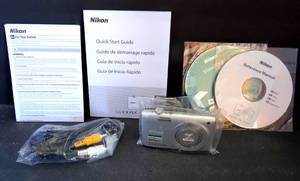 lot 190 image: Nikon COOLPIX S3200 16.0MP Digital Camera - Silver (USEDCOMPLETE)