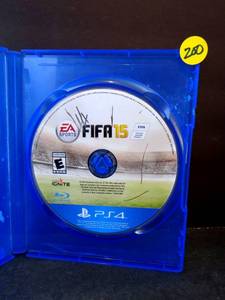 lot 200 image: FIFA 15 (Sony PlayStation 4, 2014)