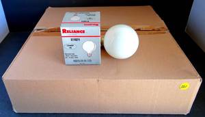 lot 201 image: RELIANCE B14024 DECORATIVE ROUND 40 WATT SOFT WHITE BULB - (X25)