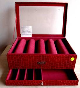 lot 214 image: PRESTIGE JEWELRY DISPLAYSTORAGE BOX IN BRIGHT RED ALLIGATOR FINISH