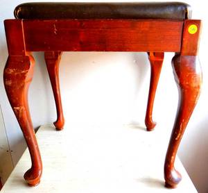 lot 244 image: VINTAGE CUSHION STOOL WITH VICTORIAN STYLE LEGS - GOOD CONDITION
