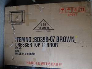 lot 257 image: NEW IN BOX - LEE FURNITURE BD398-07 BROWN DRESSER TOP MIRROR $$$