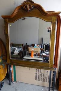 lot 260 image: VINTAGE DRESSER MIRROR WITH BEVELED GLASS MIRROR