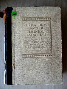 lot 262 image: RARE - 1969 EDUCATIONAL BOOK OF ESSENTIAL KNOWLEDGE BY WEBSTER ENCYCLOPEDIA