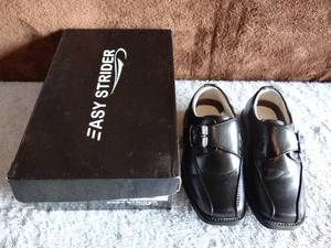 lot 290 image: EASY STRIDER BOYS SIZE 6 DRESS SHOES - LIKE NEW