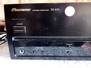 lot 1 image: Pioneer SX-205 Channel AMFM Stereo Receiver Amplifier Tuner - all functions appear working