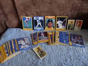 lot 14 image: ASSORTED SPORT CARDS AS SHOWN