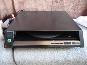 lot 18 image: RARE - SONY PS-FL7 DRAWER LOADING TURNTABLE