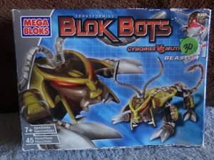 lot 30 image: RARE - MEGA BLOKS  Transforming Blok Bots  Cyborgs vs Mutroids