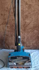 lot 40 image: Shark Apex UpLight with Lift-Away DuoClean Corded Vacuum Cleaner - Powers On Suction