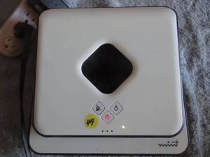 lot 49 image: iRobot Mint Automatic Floor Cleaner Model 4200 with charger