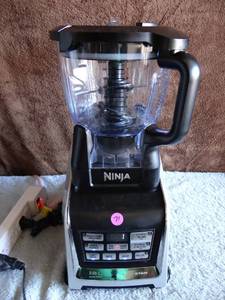 lot 71 image: Nutri Ninja 1500W 64 Ounce Ninja Blender  with Auto-iQ - TESTEDWORKS