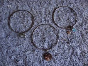 lot 88 image: ASSORTED LOTS OF BRACELETS AS SHOWN