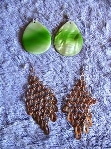 lot 93 image: ASSORTMENT OF EARRINGS AS SHOWN