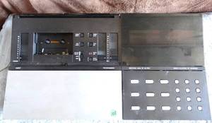 lot 108 image: RARE BANG & OLUFSEN BEOCORD 8004 COMPACT CASSETTE PLAYER