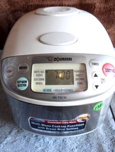 lot 138 image: Zojirushi Rice Cooker NS-TGC10 Excellent Condition - Titanium Pot